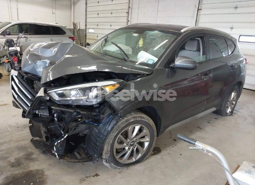 Photo 2 of 2018 Hyundai Tucson SEL (VIN KM8J3CA45JU681289)