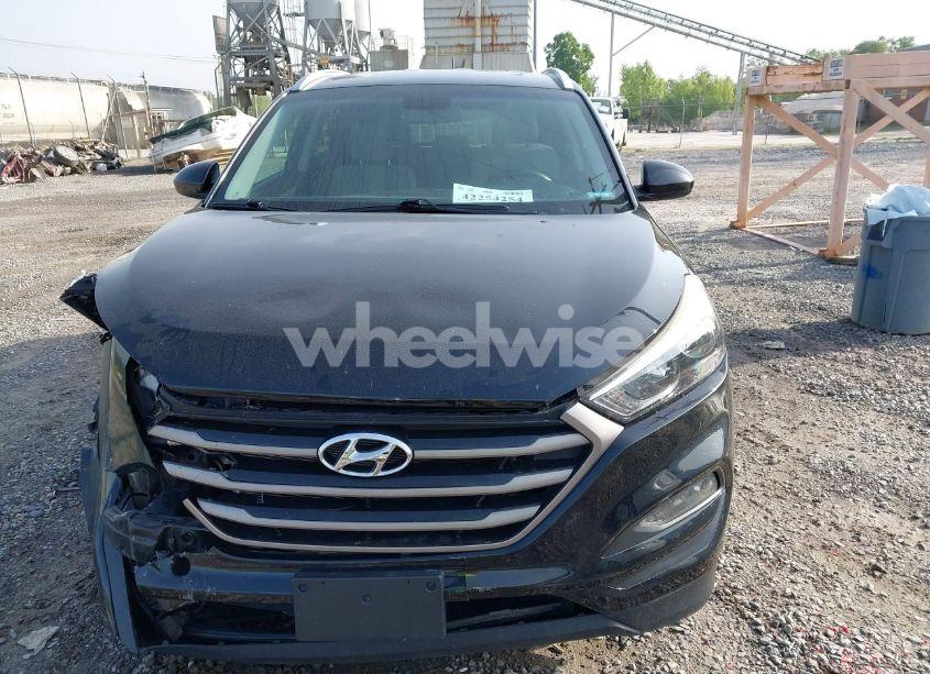 Photo 12 of 2016 Hyundai Tucson SE (VIN KM8J3CA46GU099405)