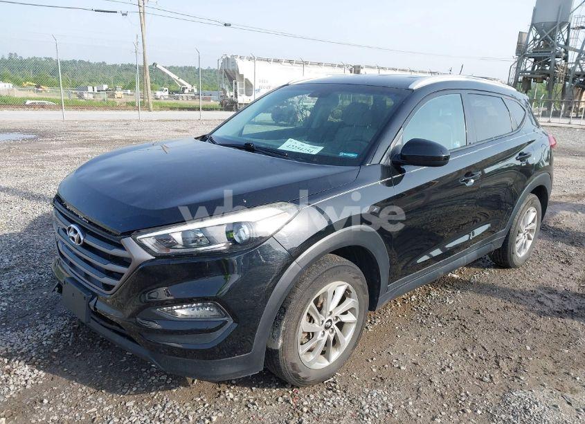 Photo 2 of 2016 Hyundai Tucson SE (VIN KM8J3CA46GU099405)