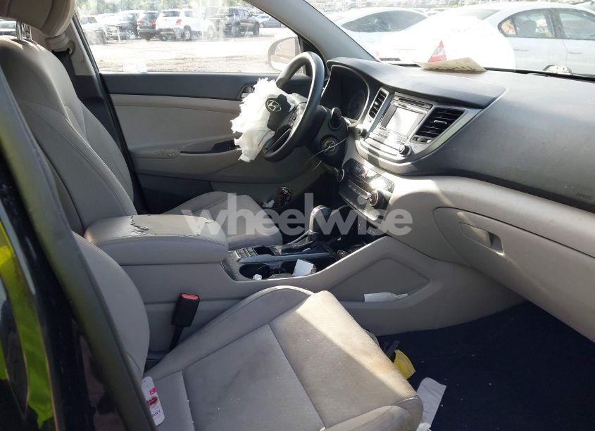 Photo 5 of 2016 Hyundai Tucson SE (VIN KM8J3CA46GU099405)