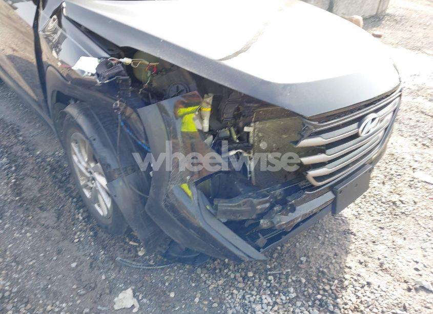 Photo 6 of 2016 Hyundai Tucson SE (VIN KM8J3CA46GU099405)