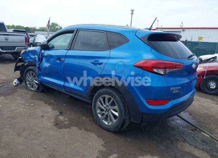 Photo 3 of 2016 Hyundai Tucson SE (VIN KM8J3CA46GU158341)