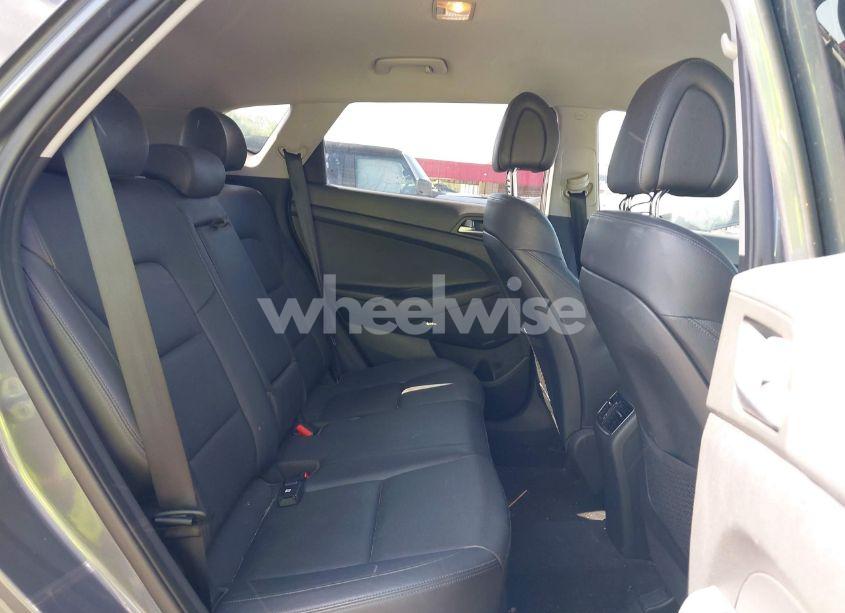 Photo 8 of 2017 Hyundai Tucson SE PLUS (VIN KM8J3CA46HU441212)