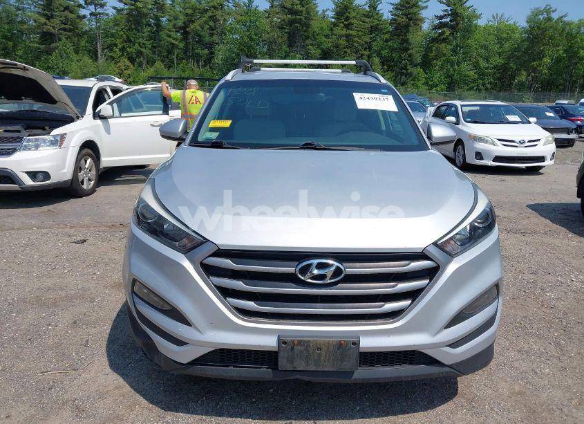 Photo 12 of 2017 Hyundai Tucson SE (VIN KM8J3CA46HU476445)