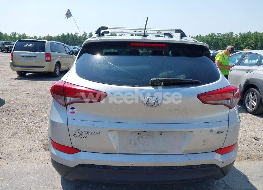 Photo 16 of 2017 Hyundai Tucson SE (VIN KM8J3CA46HU476445)