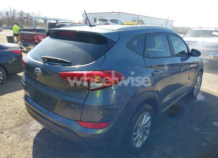 Photo 4 of 2016 Hyundai Tucson SE (VIN KM8J3CA47GU217090)