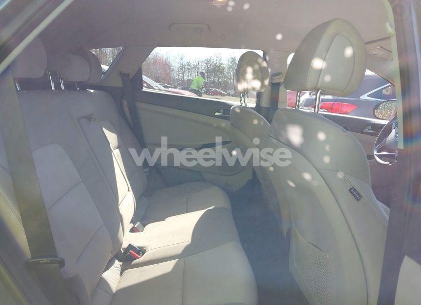 Photo 8 of 2016 Hyundai Tucson SE (VIN KM8J3CA47GU217090)