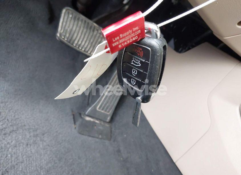 Photo 11 of 2017 Hyundai Tucson SE (VIN KM8J3CA47HU468807)