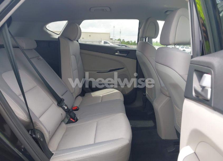 Photo 8 of 2018 Hyundai Tucson SEL (VIN KM8J3CA47JU696408)