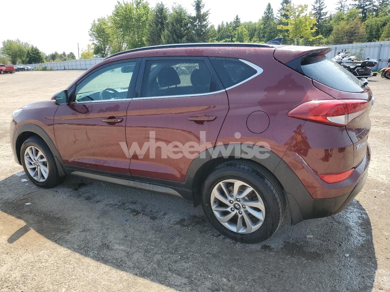 Photo 2 of 2016 HYUNDAI TUCSON LIMITED (VIN KM8J3CA48GU104720)