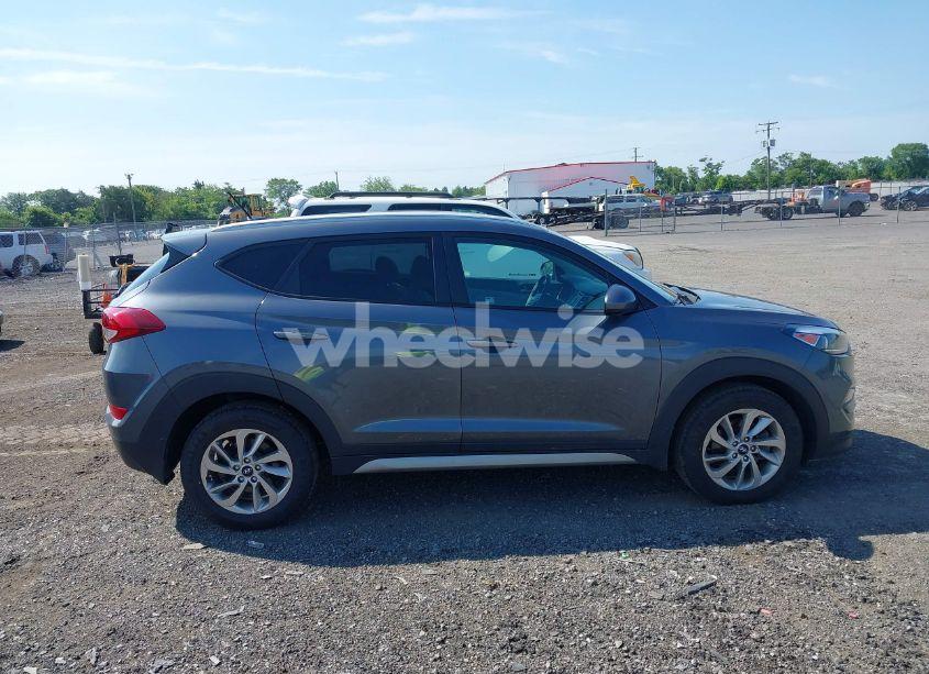 Photo 13 of 2017 Hyundai Tucson SE (VIN KM8J3CA49HU288941)