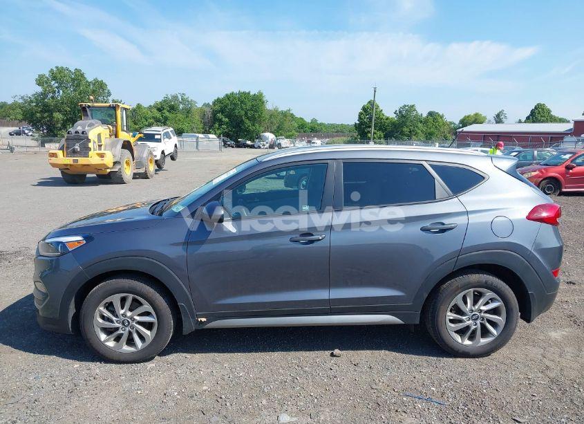 Photo 14 of 2017 Hyundai Tucson SE (VIN KM8J3CA49HU288941)