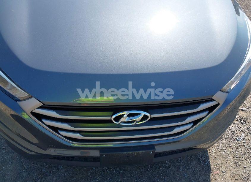 Photo 6 of 2017 Hyundai Tucson SE (VIN KM8J3CA49HU288941)