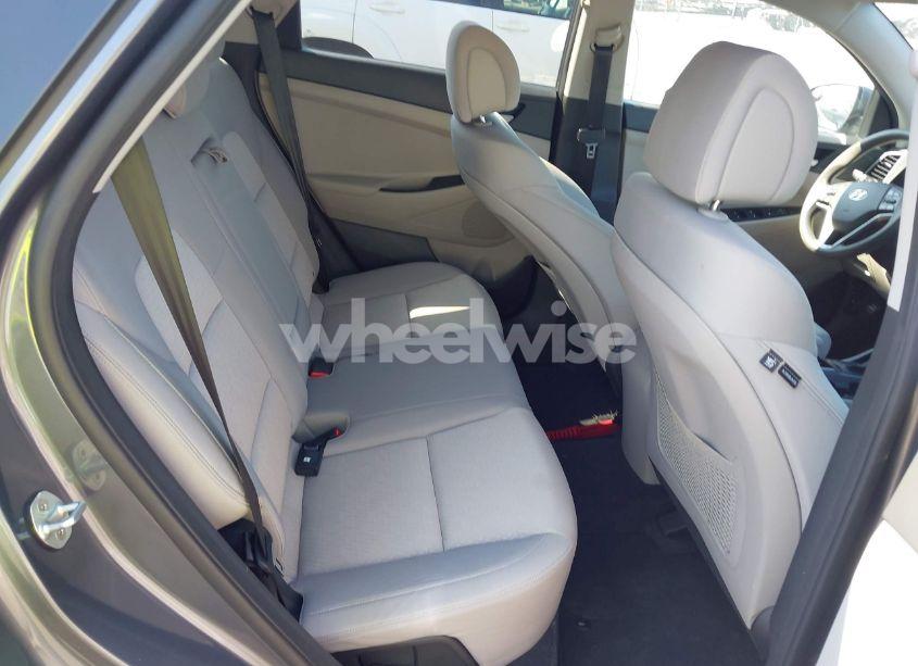 Photo 8 of 2017 Hyundai Tucson SE (VIN KM8J3CA49HU288941)