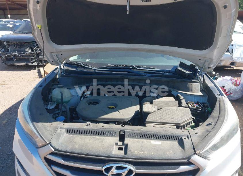 Photo 10 of 2017 Hyundai Tucson SE (VIN KM8J3CA49HU316866)