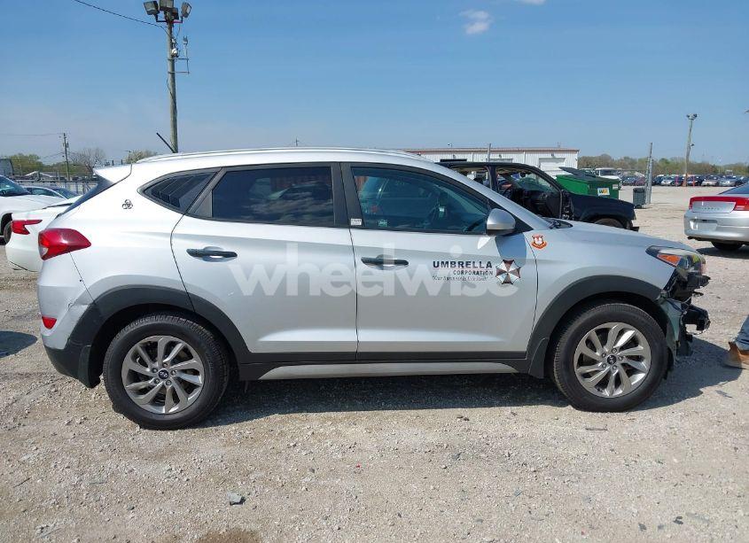 Photo 14 of 2017 Hyundai Tucson SE (VIN KM8J3CA49HU415672)