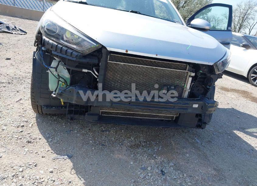 Photo 6 of 2017 Hyundai Tucson SE (VIN KM8J3CA49HU415672)