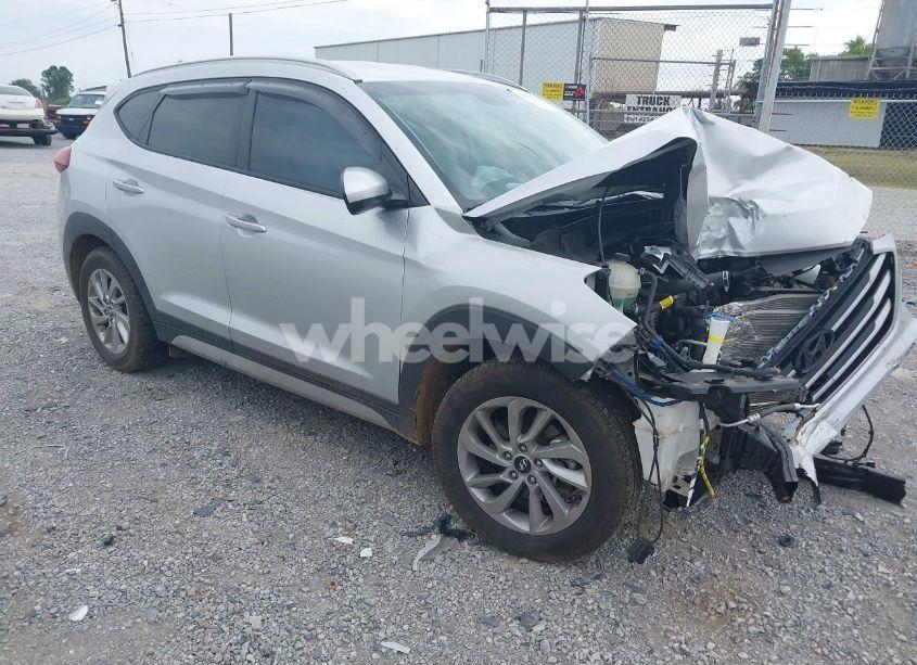2018 Hyundai Tucson SEL (VIN KM8J3CA49JU676693) main photo