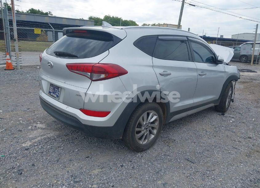 Photo 4 of 2018 Hyundai Tucson SEL (VIN KM8J3CA49JU676693)