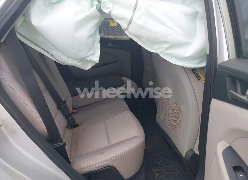 Photo 8 of 2018 Hyundai Tucson SEL (VIN KM8J3CA49JU676693)