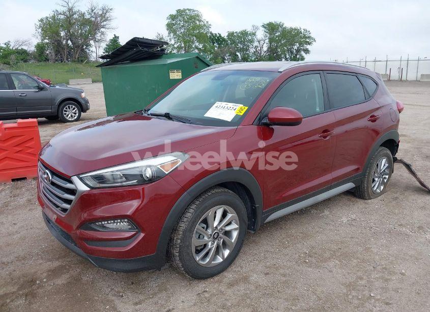 Photo 2 of 2018 Hyundai Tucson SEL (VIN KM8J3CA49JU782593)