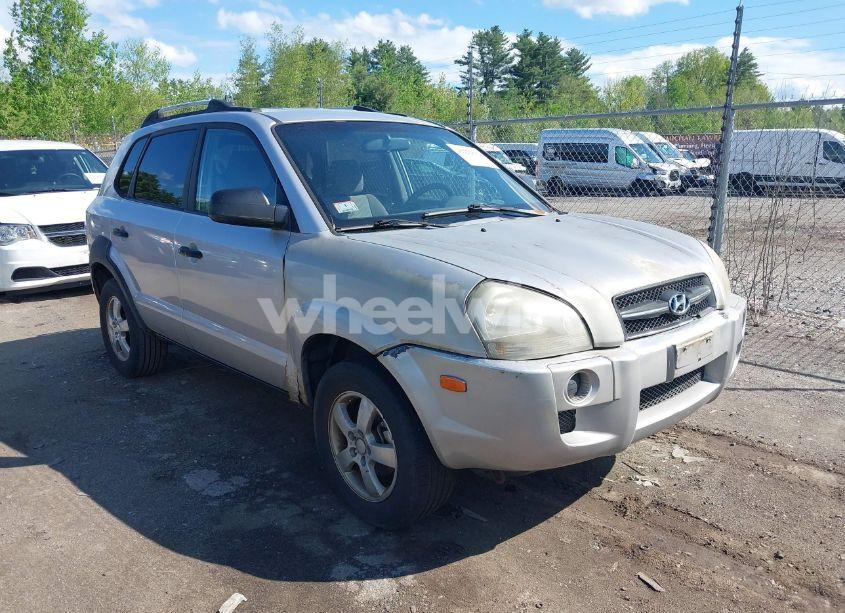 2005 Hyundai Tucson GL (VIN KM8JM12B45U117797) main photo