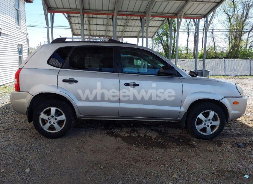 Photo 14 of 2005 Hyundai Tucson GL (VIN KM8JM12B85U175167)