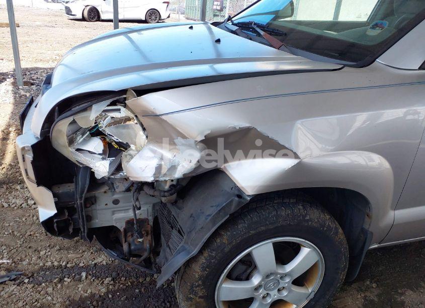 Photo 6 of 2005 Hyundai Tucson GL (VIN KM8JM12B85U175167)