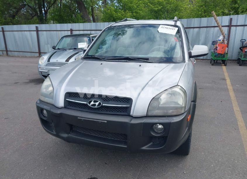 Photo 6 of 2005 Hyundai Tucson GLS/LX (VIN KM8JN12D35U065352)