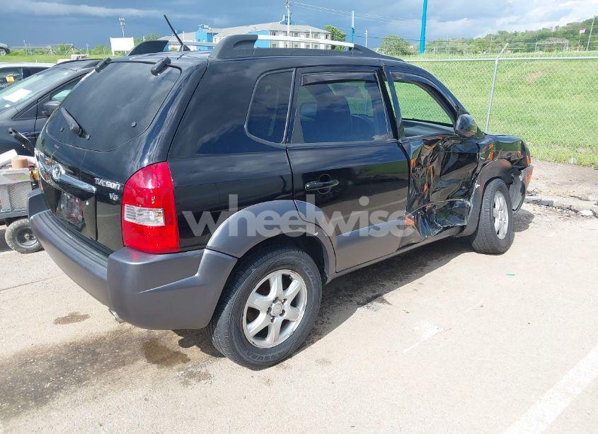 Photo 4 of 2005 Hyundai Tucson GLS/LX (VIN KM8JN12D55U103275)