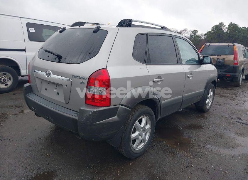 Photo 4 of 2005 Hyundai Tucson GLS/LX (VIN KM8JN12D65U085983)