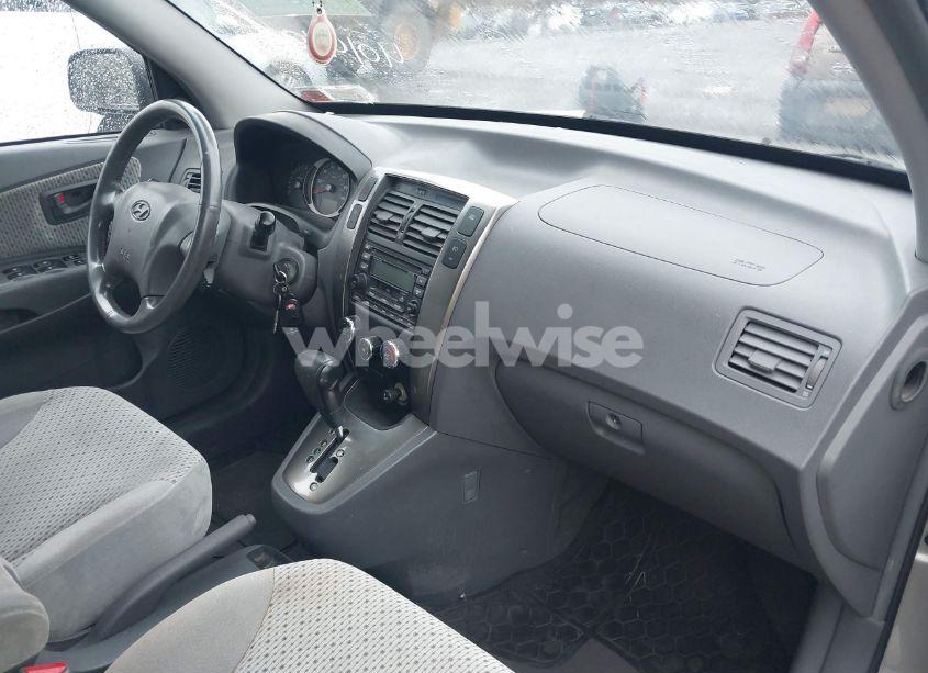 Photo 5 of 2005 Hyundai Tucson GLS/LX (VIN KM8JN12D65U085983)