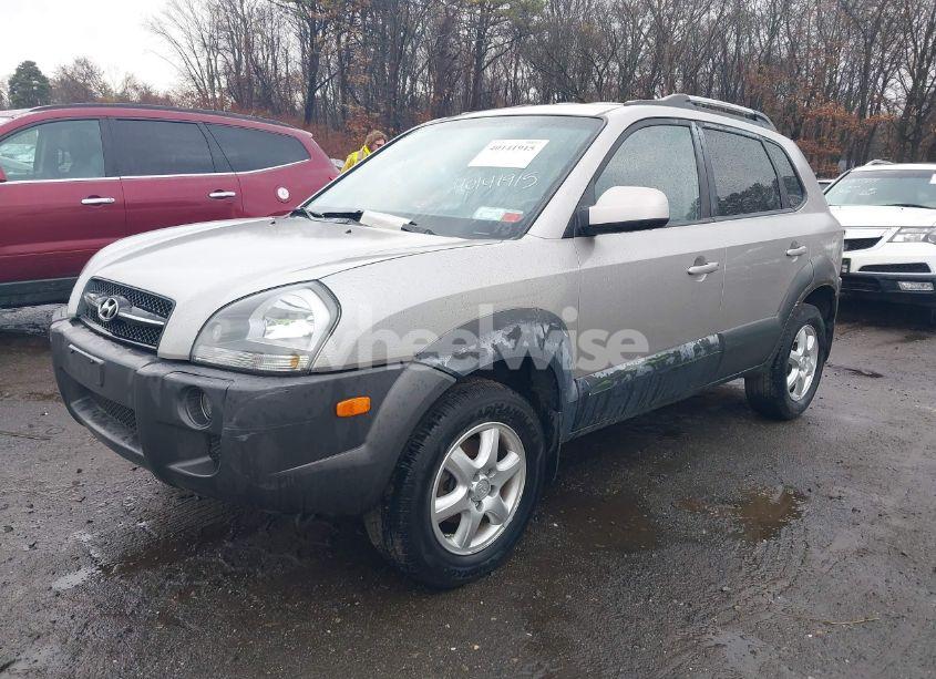 Photo 6 of 2005 Hyundai Tucson GLS/LX (VIN KM8JN12D65U085983)