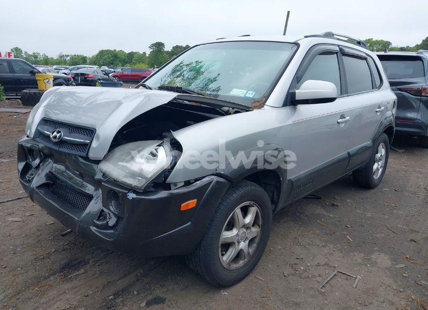 Photo 2 of 2005 Hyundai Tucson GLS/LX (VIN KM8JN12D95U088179)