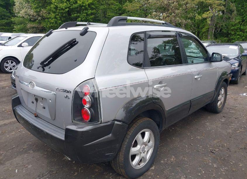 Photo 4 of 2005 Hyundai Tucson GLS/LX (VIN KM8JN12D95U088179)