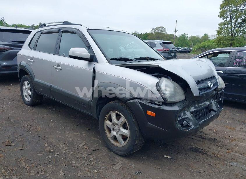 Photo 6 of 2005 Hyundai Tucson GLS/LX (VIN KM8JN12D95U088179)