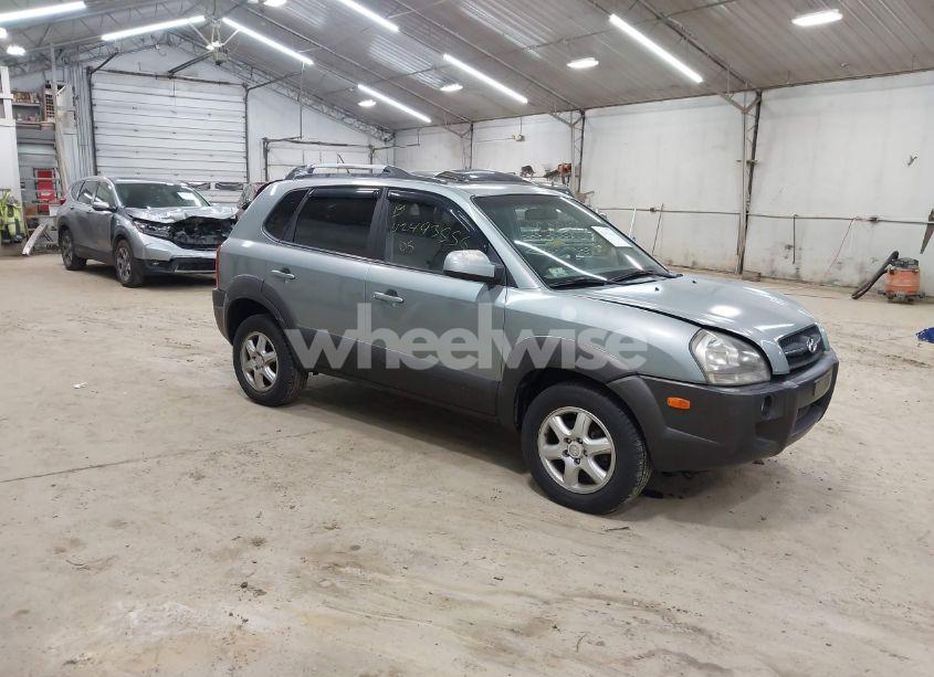 2005 Hyundai Tucson GLS/LX (VIN KM8JN72D15U136275) main photo