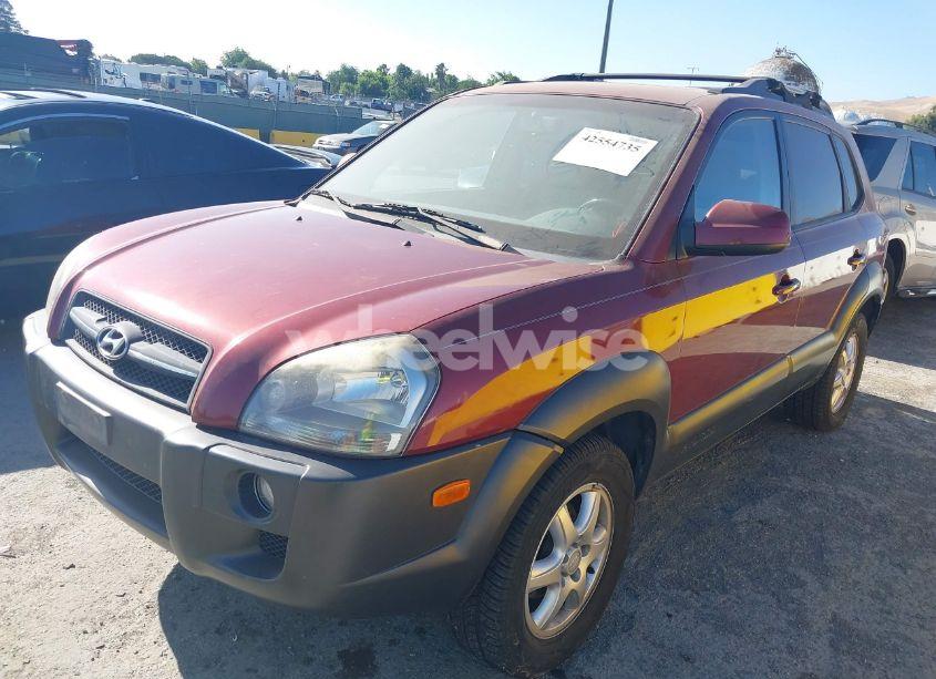 Photo 2 of 2005 Hyundai Tucson GLS/LX (VIN KM8JN72D15U148197)