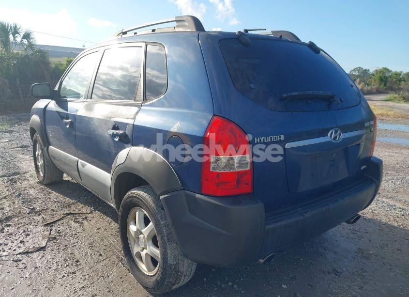 Photo 3 of 2005 Hyundai Tucson GLS/LX (VIN KM8JN72D25U062364)