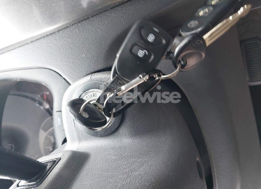 Photo 11 of 2005 Hyundai Tucson GLS/LX (VIN KM8JN72D25U082307)