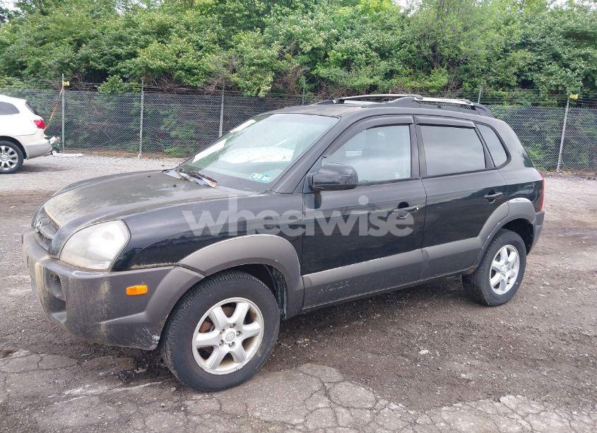 Photo 2 of 2005 Hyundai Tucson GLS/LX (VIN KM8JN72D25U082307)