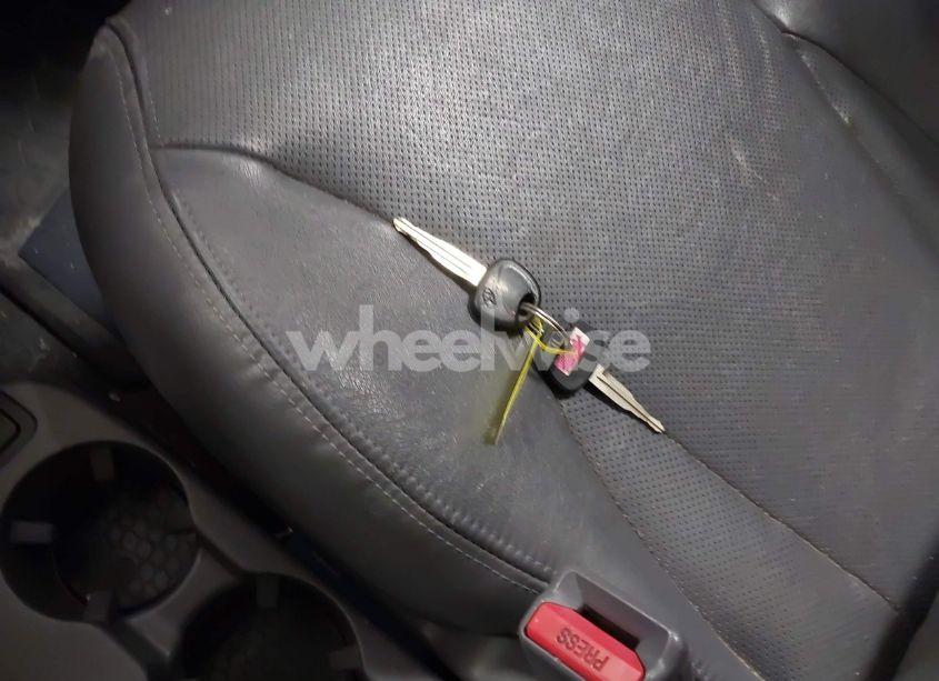 Photo 11 of 2005 Hyundai Tucson GLS/LX (VIN KM8JN72D65U142203)