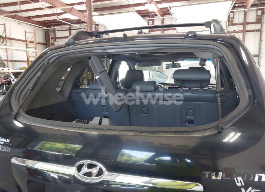 Photo 14 of 2005 Hyundai Tucson GLS/LX (VIN KM8JN72D65U142203)