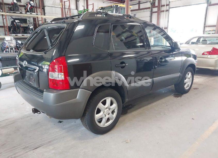 Photo 4 of 2005 Hyundai Tucson GLS/LX (VIN KM8JN72D65U142203)