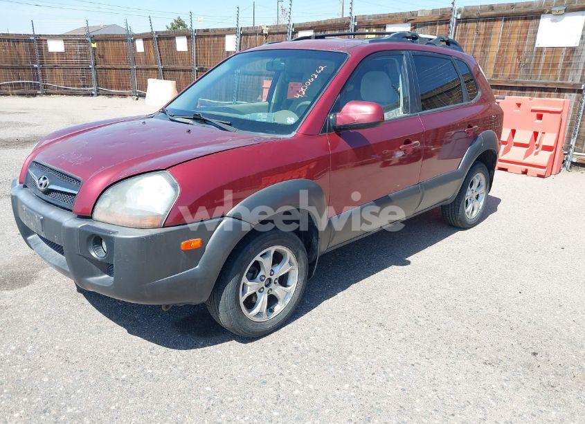 Photo 2 of 2009 Hyundai Tucson SE (VIN KM8JN72D79U933958)