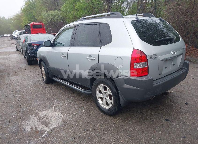 Photo 3 of 2009 Hyundai Tucson SE (VIN KM8JN72DX9U001303)