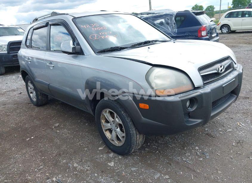 2009 Hyundai Tucson SE (VIN KM8JN72DX9U943304) main photo