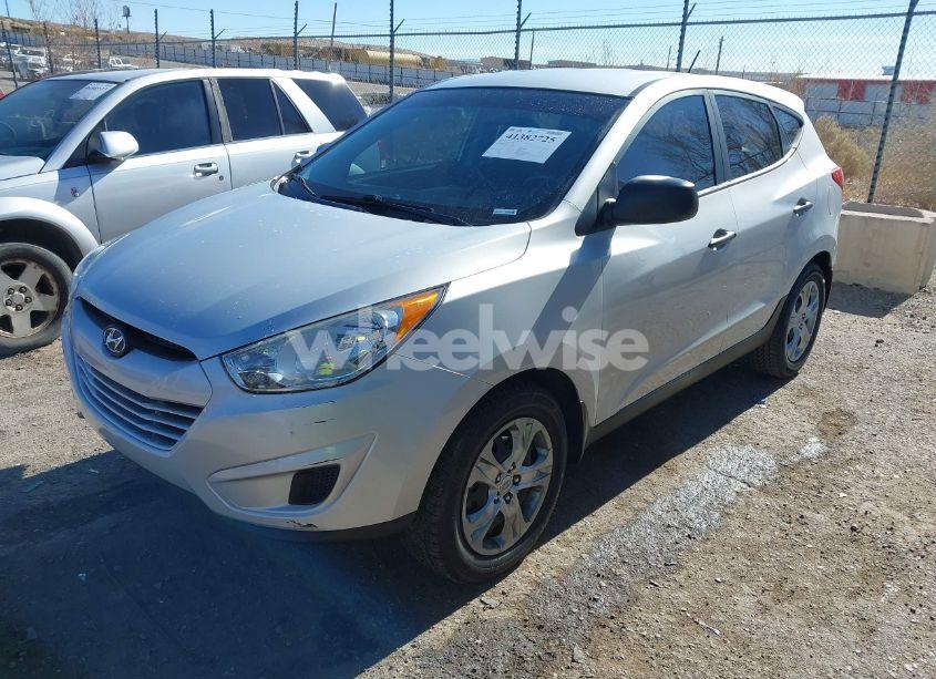 Photo 2 of 2013 Hyundai Tucson GL (VIN KM8JT3AB1DU563808)