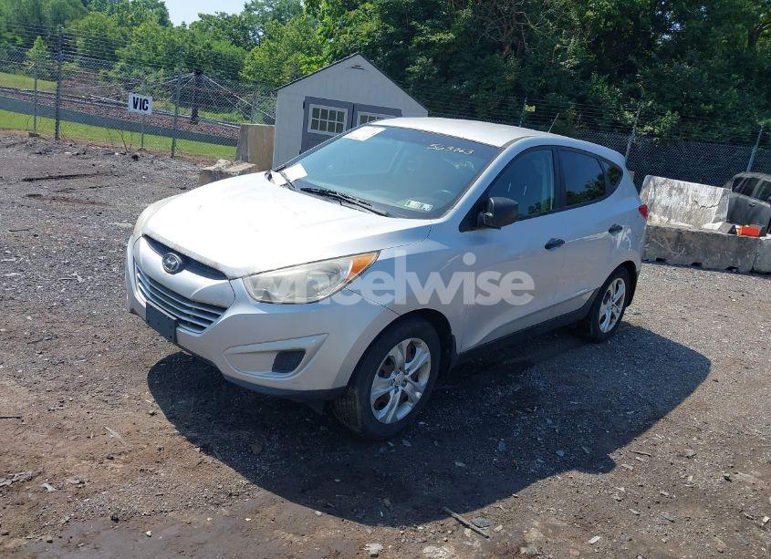 Photo 2 of 2013 Hyundai Tucson GL (VIN KM8JT3AB5DU563763)