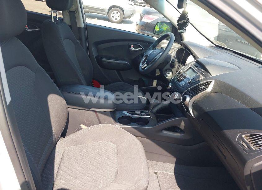 Photo 5 of 2013 Hyundai Tucson GL (VIN KM8JT3AB5DU563763)